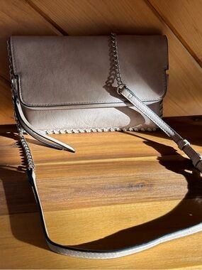 Women’s Leather Crossbody Bag in Taupe